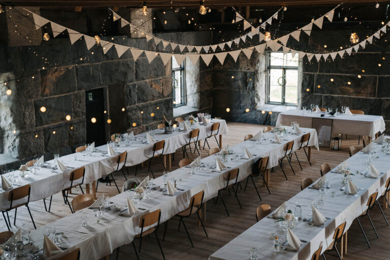 Häät Kreivilän kivinavetassa