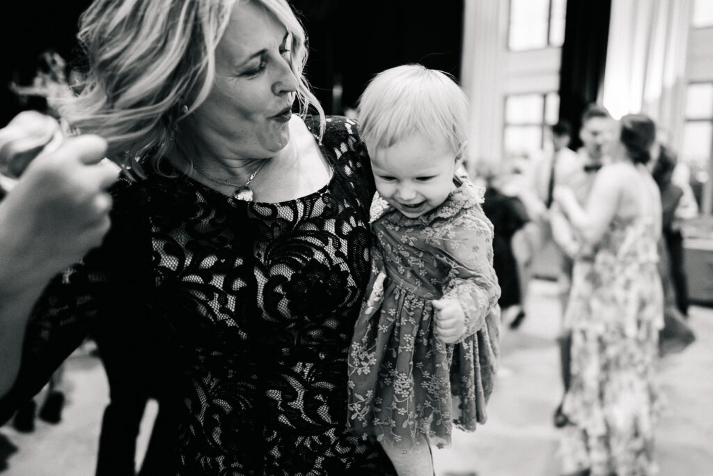 dokumentaarinen häävalokuvaus hääkuvaus petteri mäntysaari turku